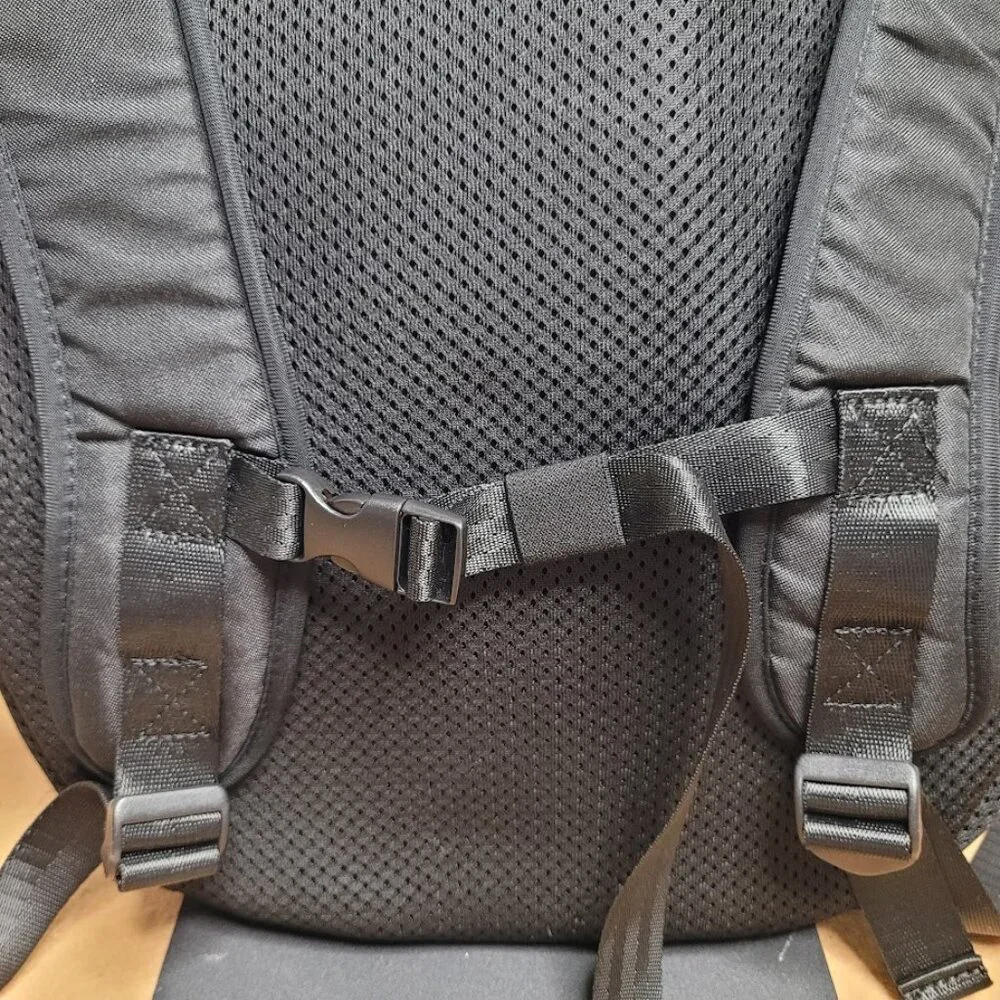 Pochento Pet Carrier Backpack, Legs Out Front-Facing Cat/Dog Carrier XL